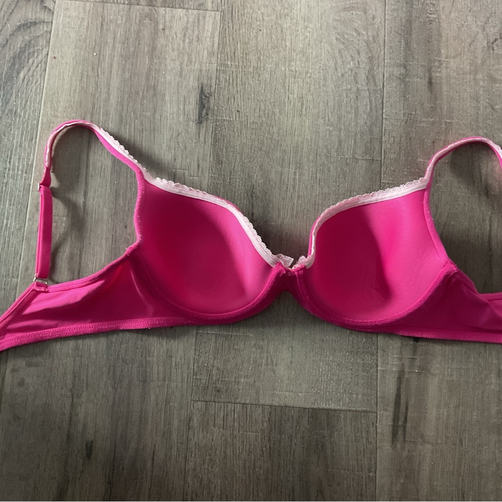 Victoria's Secret Body by Victoria lined Demi - Picture 2 of 3